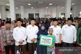 Baznas Bekasi salurkan bantuan untuk 250 santri penghafal Al Quran