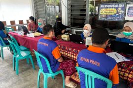 Warga binaan Rutan Praya Lombok Tengah jalani skrining ACF TBC