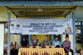 Disdukcapil Kalsel sosialisasi pencatatan sipil ke Desa Bajayau