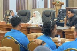 DPRD pastikan mahasiswa penerima beasiswa berstatus PPPK terus lanjut