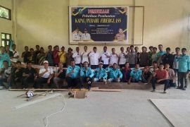 Pemkab Simeulue latih 40 warga buat perahu fiber