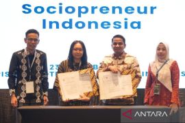 Wali Kota Solok Tanda Tangani Kesepakatan Bersama dengan Sociopreneur Indonesia