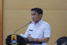 Pemkab Cirebon memastikan data bansos diverifikasi secara ketat