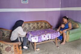 AO PNM Banyuwangi menembus kebun sepi demi pemberdayaan perempuan