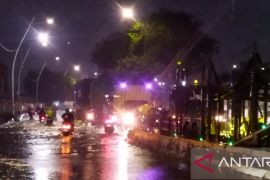 Banjir rendam sejumlah ruas jalan di Jakut akibat hujan deras