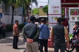 Satgas BBM Satreskrim Polres Magetan cek kualitas pertalite di SPBU