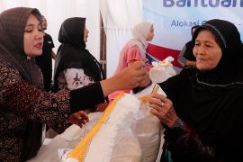 Bulog Aceh mulai salurkan bantuan pangan kepada 530 ribu penerima