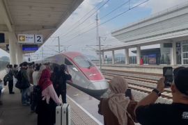 Danantara beri dua pilihan untuk selesaikan utang Kereta Cepat Whoosh