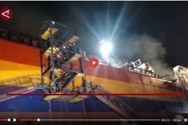 Kebakaran kapal tanker di Batam, Polisi: 10 tewas dan 18 luka - VIDEO