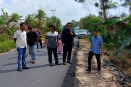 Pemprov rampungkan revitalisasi jalan penghubung di Karimun