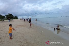 Waspada dampak pasang laut 2,7-3 meter