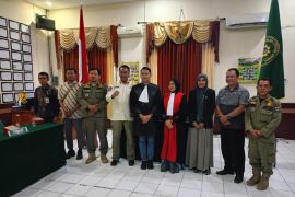 Satpol PP mulai menerapkan denda bagi pelanggar Perda KTR di Kota Cirebon