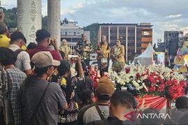 Gubernur Papua Fakhiri berkomitmen wujudkan janji lewat program nyata rakyat