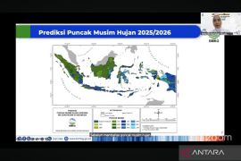 BMKG: Puncak musim hujan dimulai November, waspadai banjir dan longsor