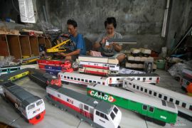 Kerajinan miniatur kereta api