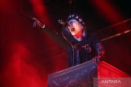 Obati rindu penggemar sejak 2012, akhirnya HYDE tampil di Jakarta