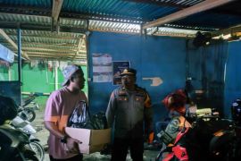 Polres Ternate amankan ratusan kantong minuman beralkohol  ilegal di Pelabuhan Dufa-Dufa