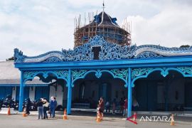 Raja Keraton Surakarta Paku Buwono XIII mangkat