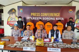 Polresta Sorong ungkap kasus peredaran ganja 1,7 kilogram