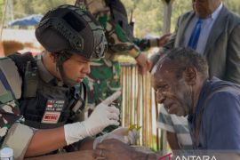 Satgas TNI Yonif 511/DY perkuat program CKG warga Lanny Jaya Papua Pegunungan