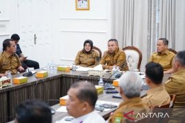 Sebelum ramai OTT KPK, Gubernur Riau rapat dengan Wali Kota Pekanbaru dan Bupati Siak
