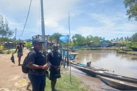 Pokja Kampung Migiwia beli 27 mesin ketinting dengan dana bantuan YPMAK