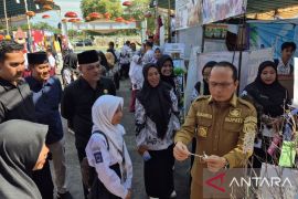 Bupati Bangka Tengah minta peran PGRI perkuat kompetensi guru