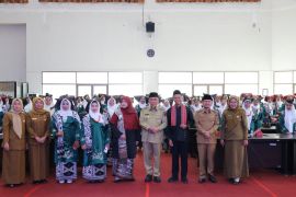 Wawako Maigus Nasir buka kegiatan sosialisasi bertema "Peran Bundo Kanduang dalam Mewariskan Nilai-Nilai Adat, Budaya, dan Agama bagi Generasi Muda"