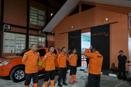 SAR Kendari cari wanita hilang di kebun Konsel