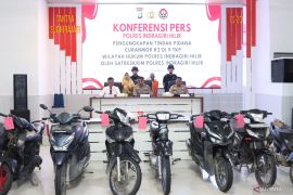 Libatkan anak kandung, Badut jalanan di Inhil jadi otak curanmor