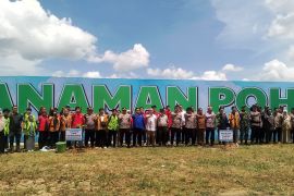 Wakapolda Riau apresiasi atas sukses simulasi penanganan unjuk rasa dan penanaman pohon pelindung