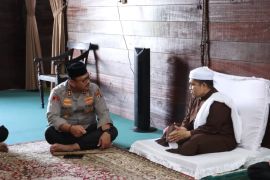 Kapolres Langkat silaturahmi ke Tuan Guru Babussalam Besilam