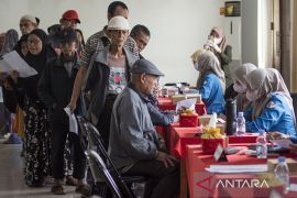 Bakti sosial HUT Ke-80 Komlekad