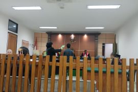 Dua mahasiswa Untirta jadi terdakwa pembakaran Pos Polisi Kota Serang