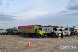 Sanksi bagi truk tambang pelanggar aturan diterapkan bertahap