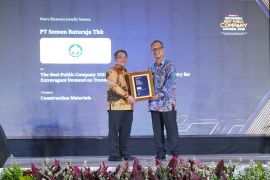 Fundamental kuat dan transaksi meningkat, Semen Baturaja dinobatkan sebagai The Best Public Company 2025