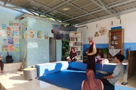 Buku Pertimahan hadir di Pojok Literasi Sekolah