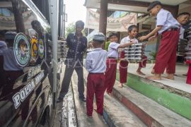 Distribusi nasi gemuk SPPG Polda Jambi