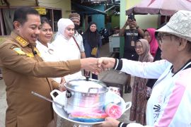 Pemkot Jayapura salurkan bantuan untuk korban kebakaran Dok V