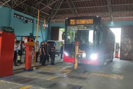 Bus listrik Trans Semarang diuji coba dengan tarif gratis