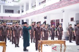 Kajati Sumut lantik Wakajati, lima Asisten dan 15 Kajari