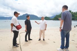 Bupati Trenggalek apresiasi pembukaan rute di Bandara Kediri