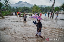 Indonesia's Mount Semeru erupts again, spews ash 1 km above peak