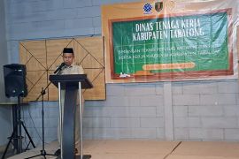 Disnaker Tabalong bekali petugas BKK mekanisme pelayanan antarkerja