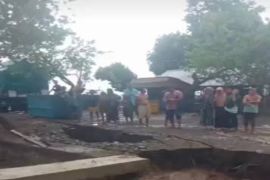 Ratusan rumah di Bima terendam banjir, jalur lintas Tambora sempat lumpuh