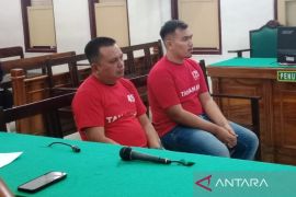 Dua kurir sabu-sabu 10,9 kilogram lolos dari hukuman mati