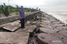 BPBD Mukomuko cek dampak gelombang tinggi