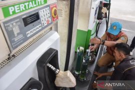 Pertamina rutin cek tangki pendam SPBU di Jabar mencegah air masuk