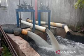 Pekalongan operasikan pompa air cegah banjir