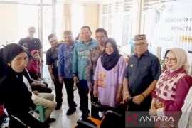 Pemkab Gorontalo serahkan bantuan Atensi untuk perkuat layanan sosial